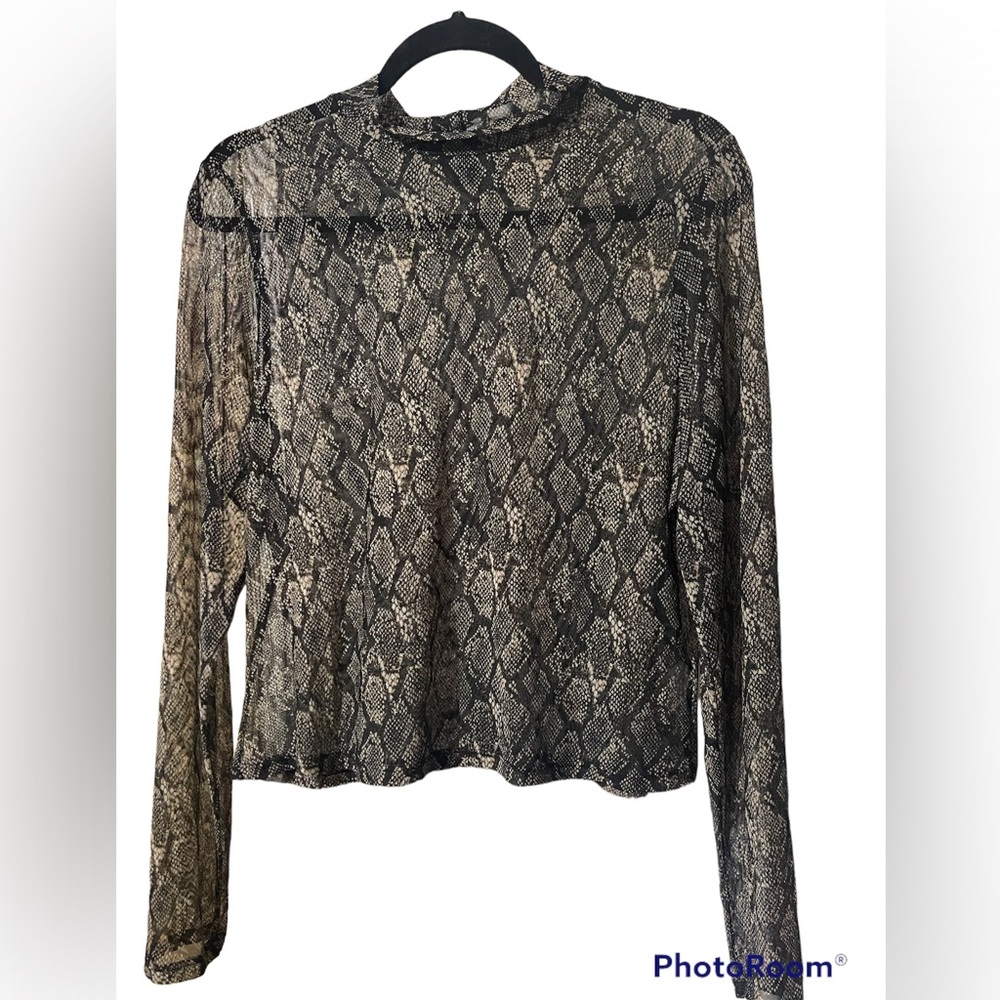Snake print top